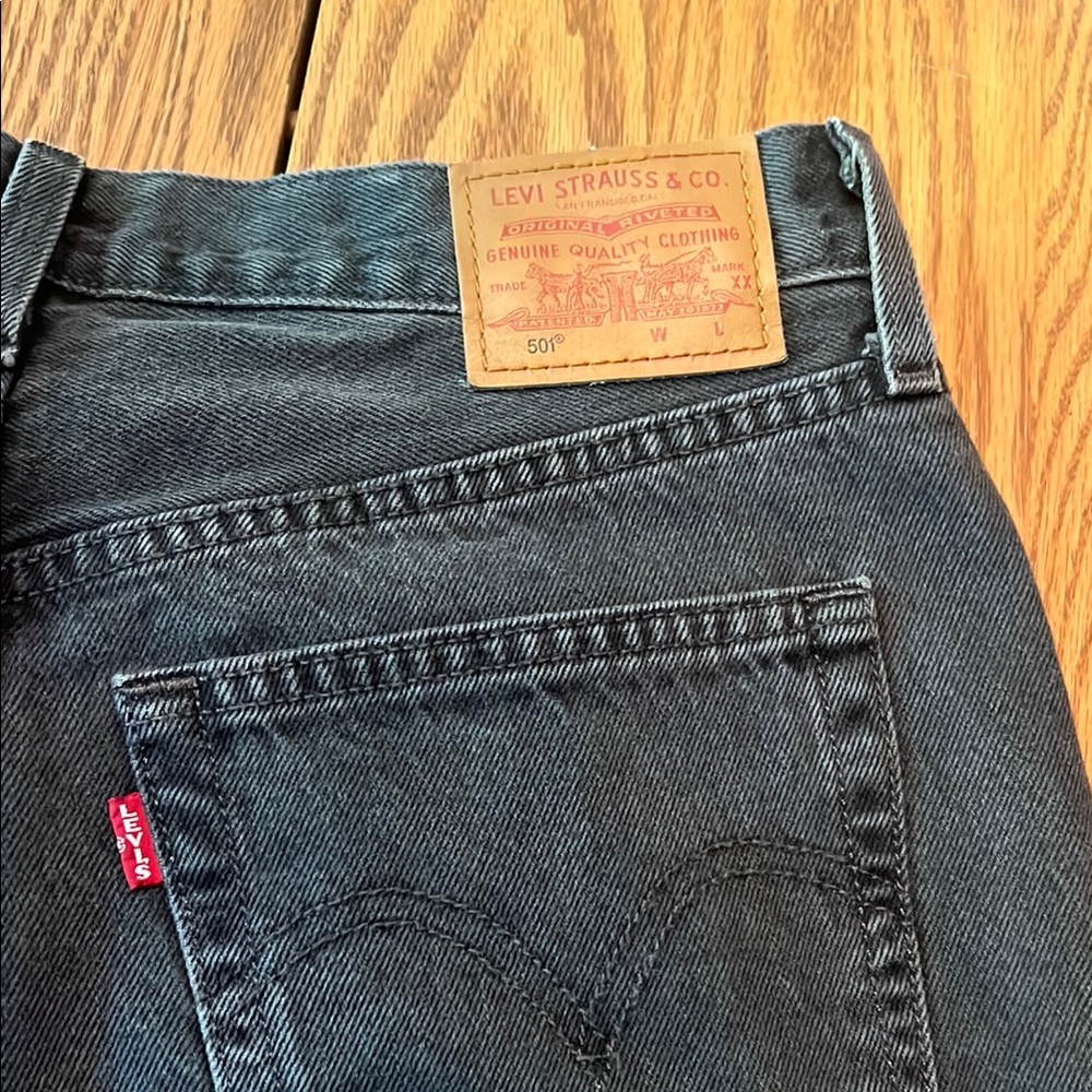 Levi's Women's Straight Leg Jeans — Black Wash - Picture 11 of 12
